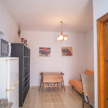 Apartamento Con Patio En El Centro Del Pueblo *