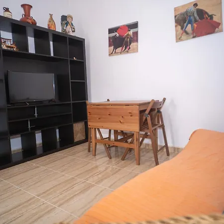 Apartamento Apartamento Con Patio En El Centro Del Pueblo *