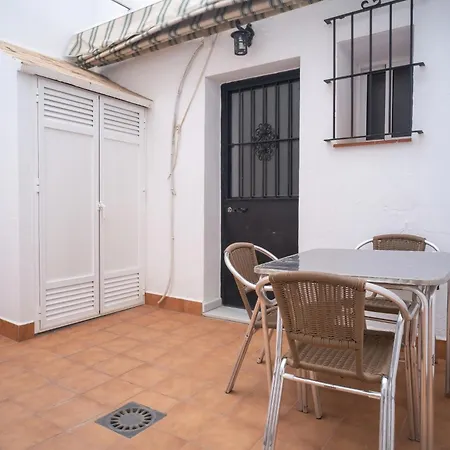 Apartamento Apartamento Con Patio En El Centro Del Pueblo *
