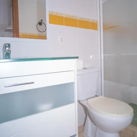 Apartamento Con Patio En El Centro Del Pueblo Apartamento *
